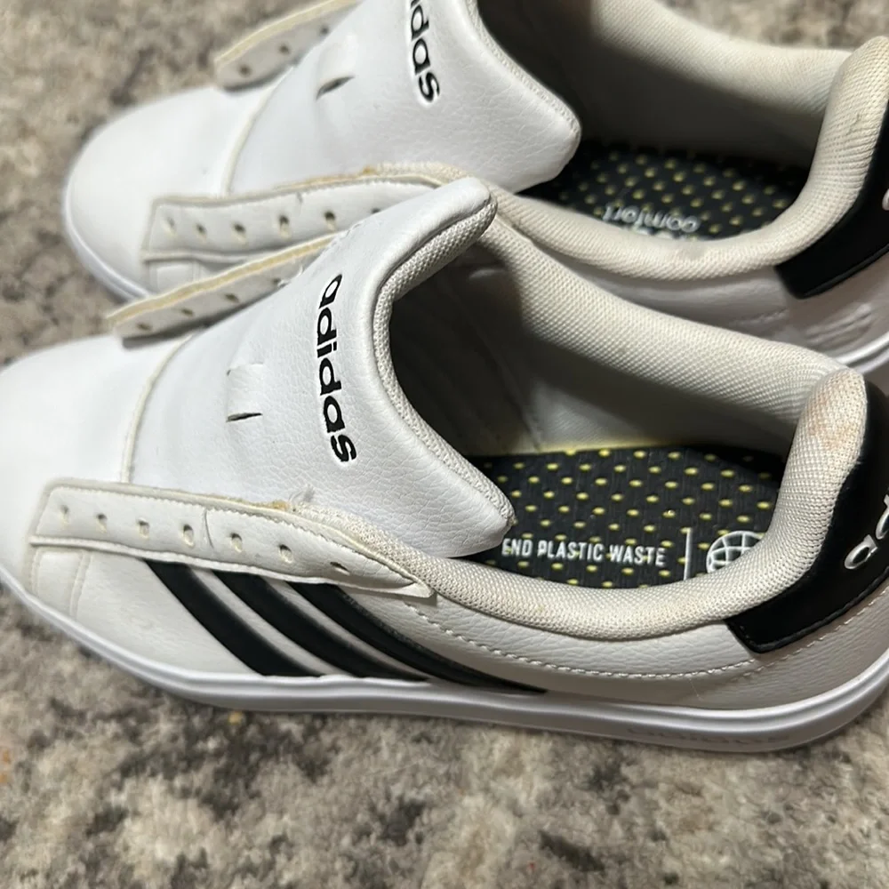 Shoes - Picture 4 of 5
